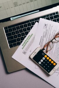 finances, Curetro