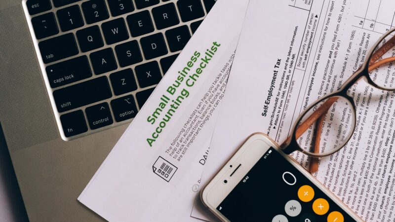 finances, Curetro